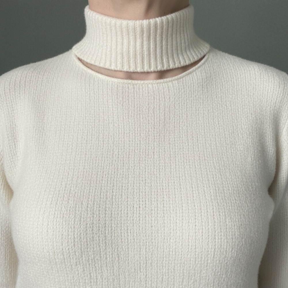 Elie Tahari 100% Cashmere Cut Out Mock Neck Sweater Medium Ivory Designer Edgy